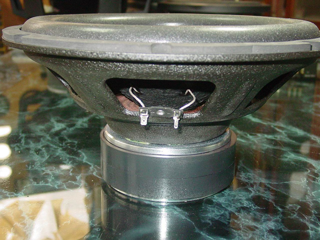 ar12_4_v5002.jpg