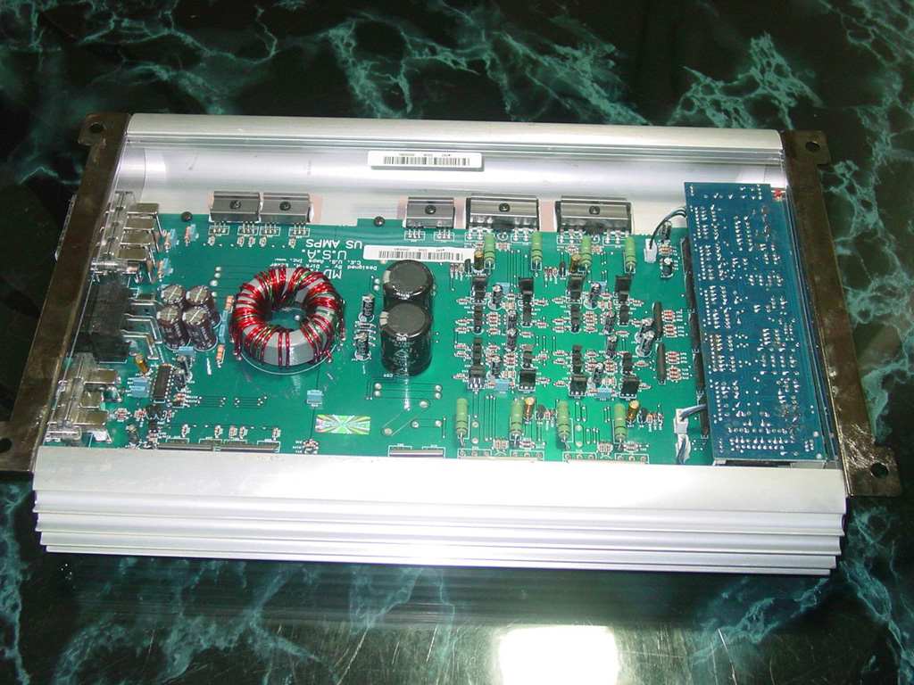 US AMP MD42 4채널앰프 중고