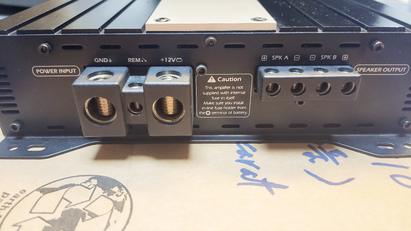 FSD AUDIO 2600D 우퍼전용 앰프
