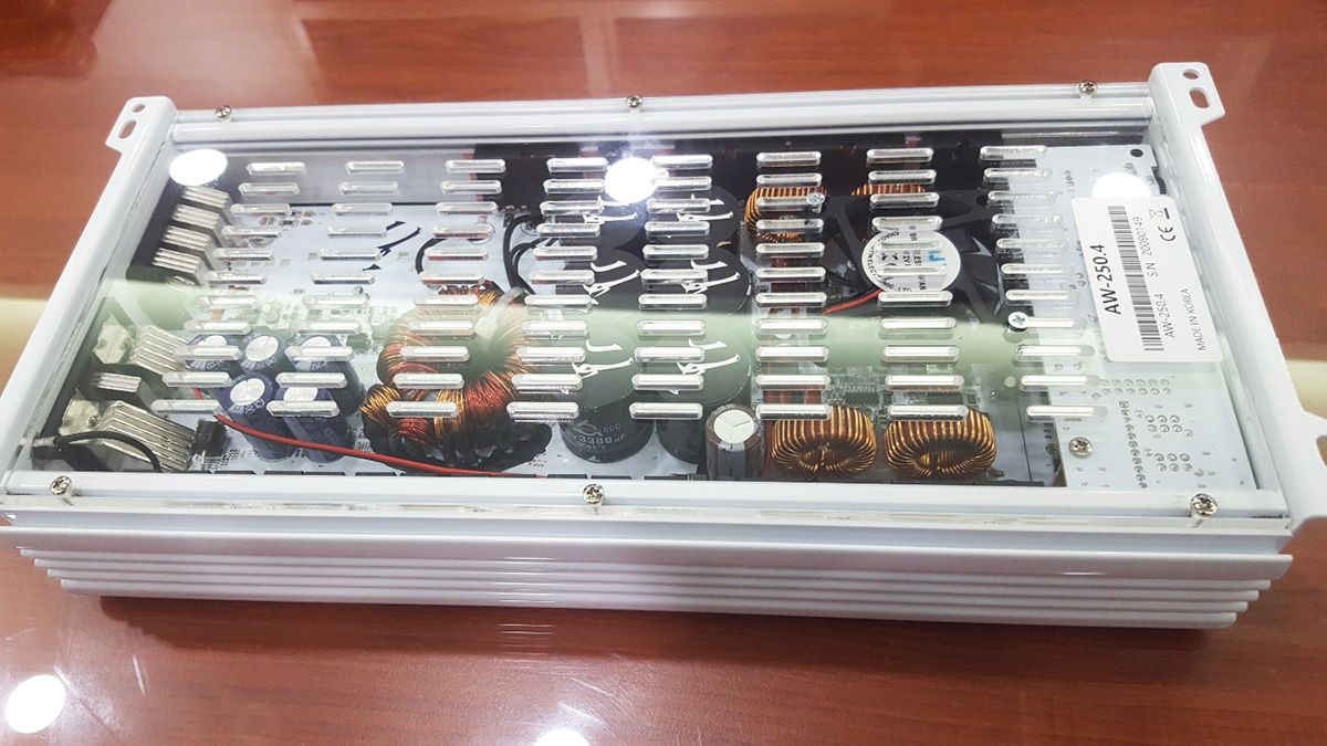 울프람 AW250.4 250와트 4채널앰프