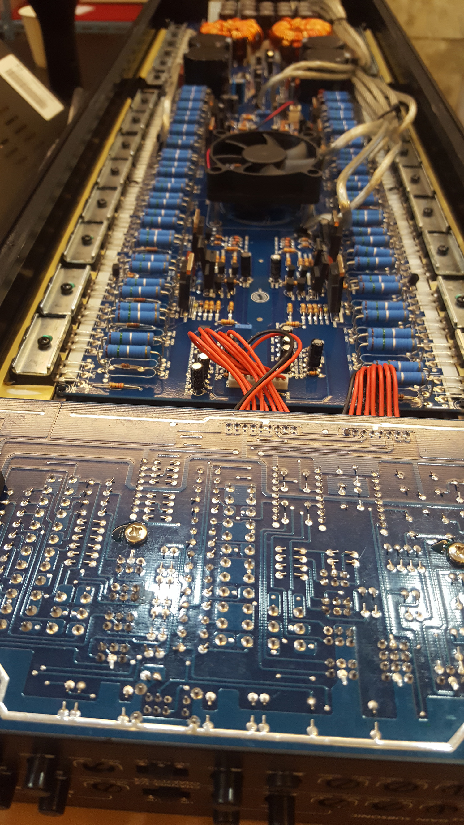 TWISTED SOUND 200.4  4채널앰프 AB클라스