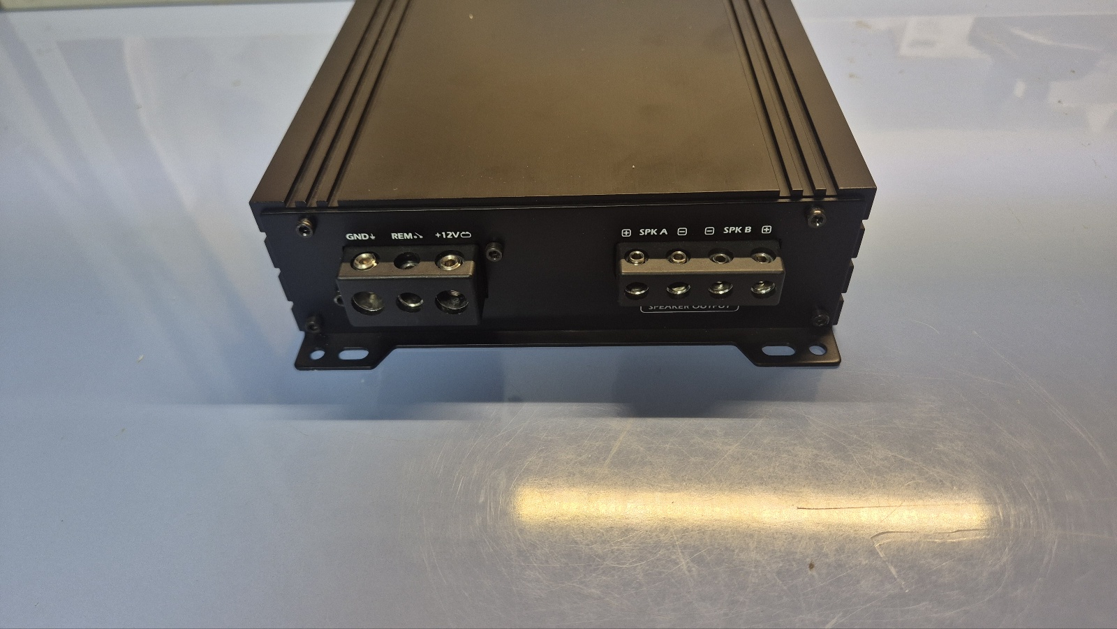 컴팩트사이즈 100와트2채널 미니앰프